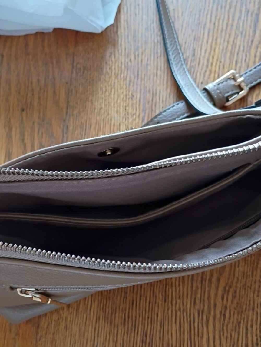 Amelie Galanti Brown Crossbody Bag - Adjustable Strap - Picture 4 of 6